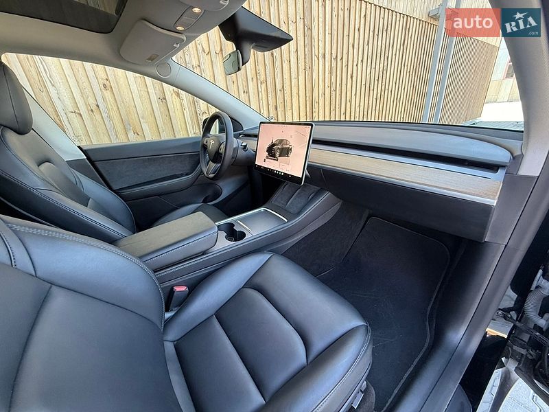 Позашляховик / Кросовер Tesla Model Y 2022 в Львові