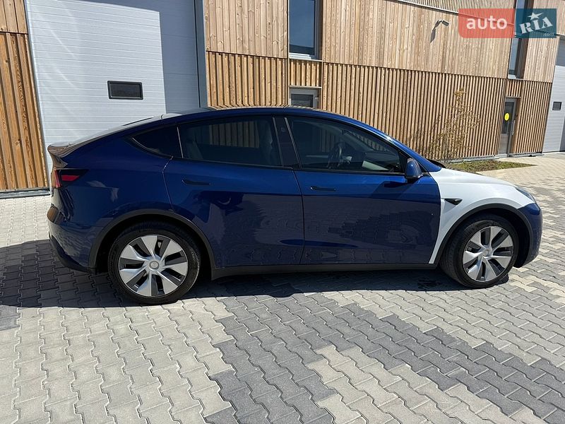 Внедорожник / Кроссовер Tesla Model Y 2023 в Львове