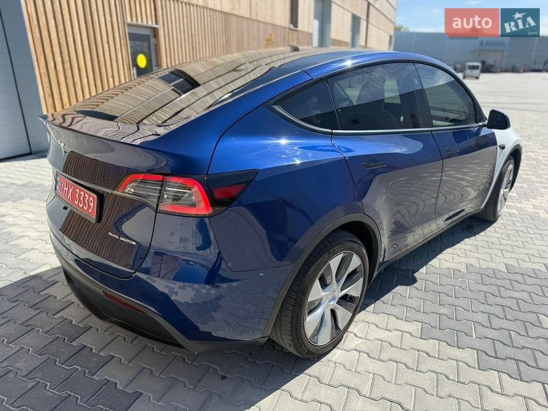 Внедорожник / Кроссовер Tesla Model Y 2023 в Львове