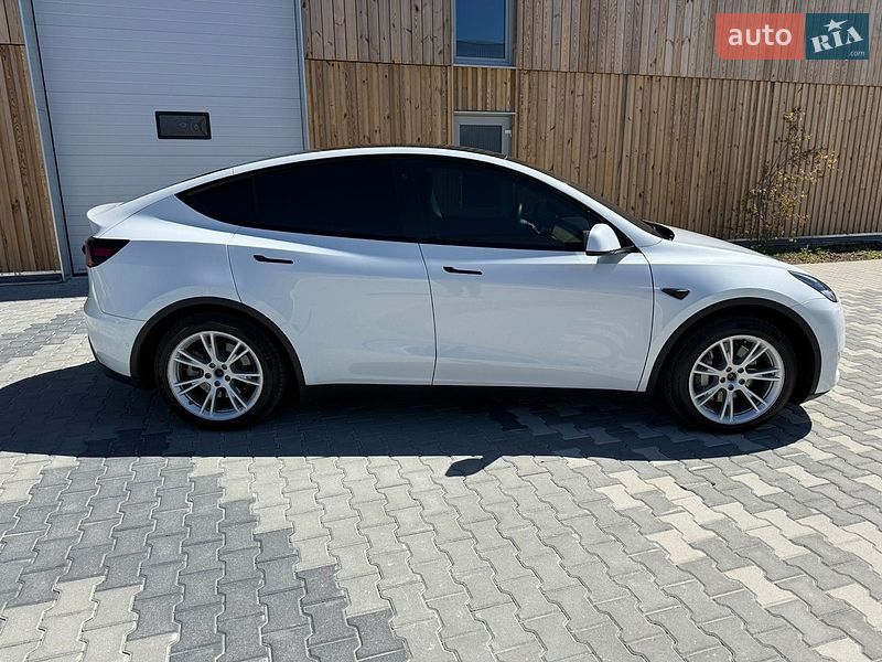 Внедорожник / Кроссовер Tesla Model Y 2021 в Львове