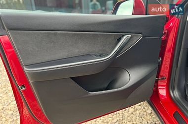 Внедорожник / Кроссовер Tesla Model Y 2021 в Львове