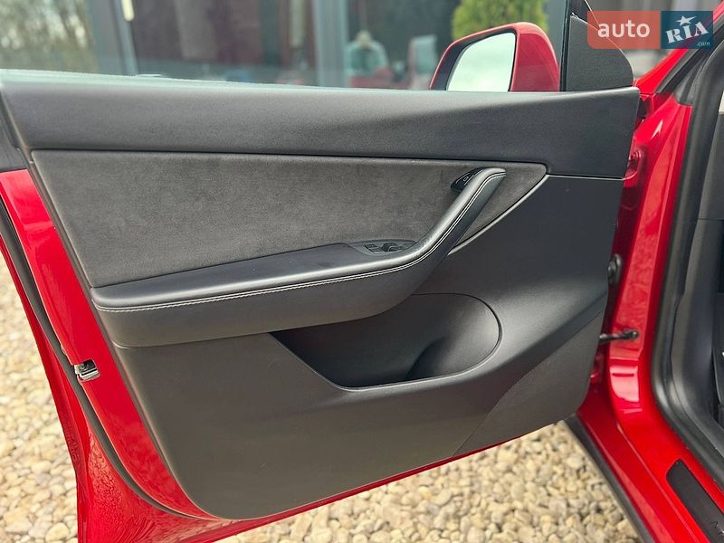 Внедорожник / Кроссовер Tesla Model Y 2021 в Львове