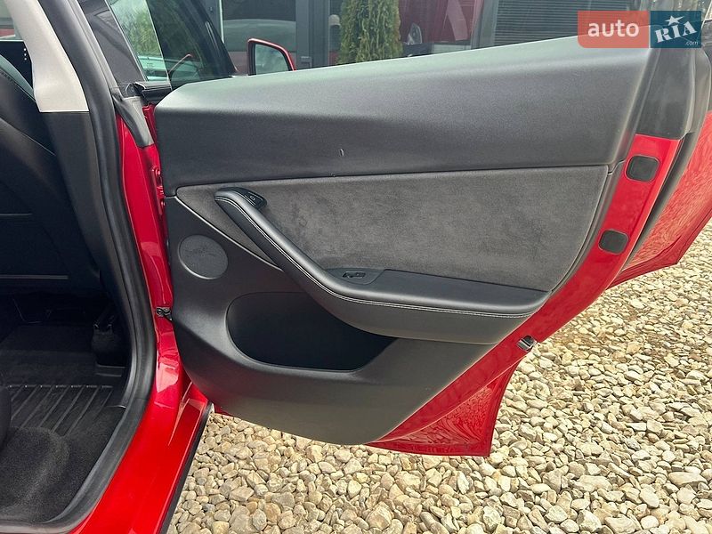 Внедорожник / Кроссовер Tesla Model Y 2021 в Львове