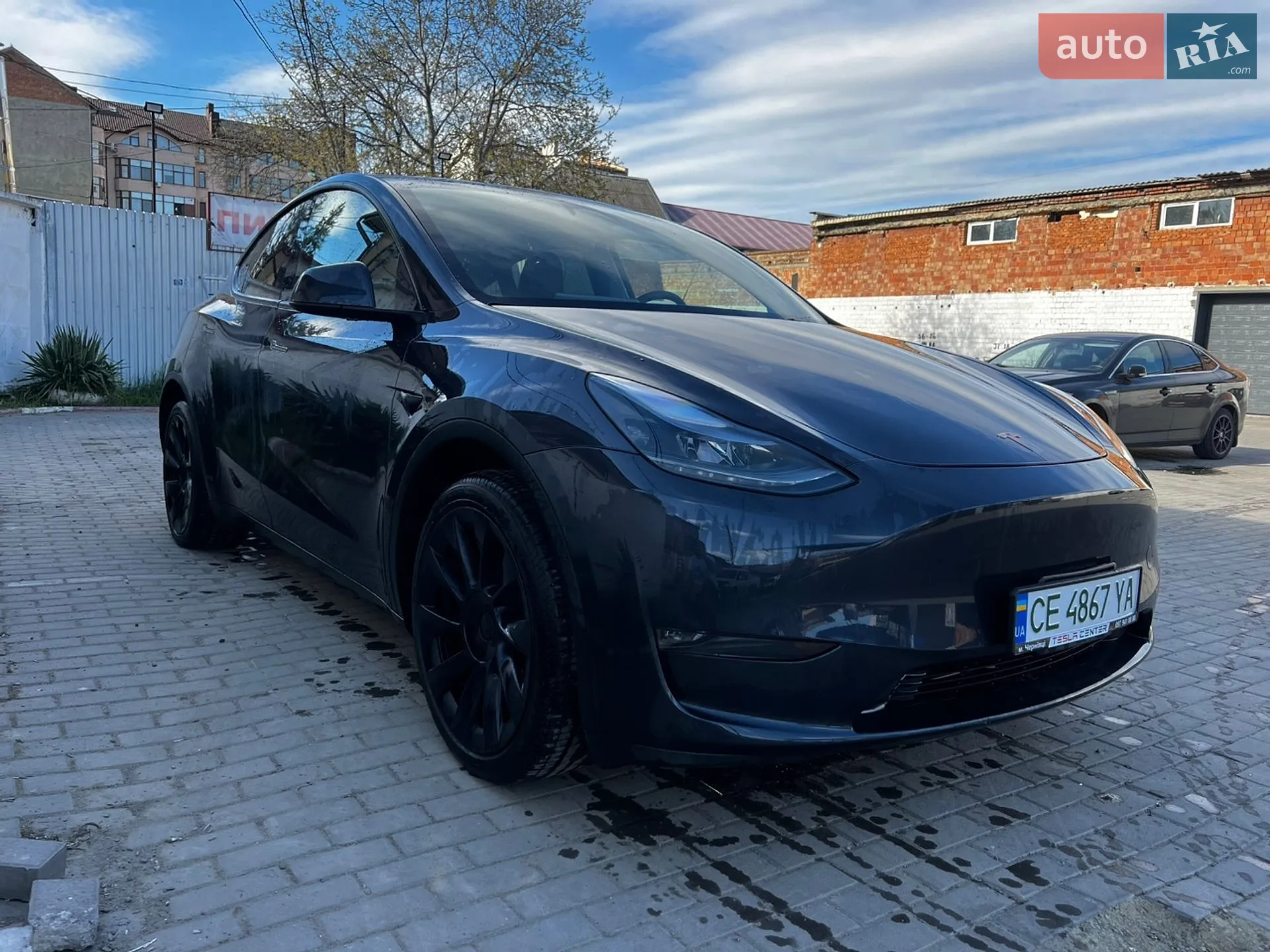 2024 Tesla Model Y - мініатюра 3