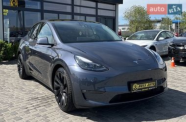 Позашляховик / Кросовер Tesla Model Y 2021 в Мукачевому