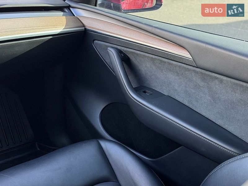 Позашляховик / Кросовер Tesla Model Y 2023 в Києві