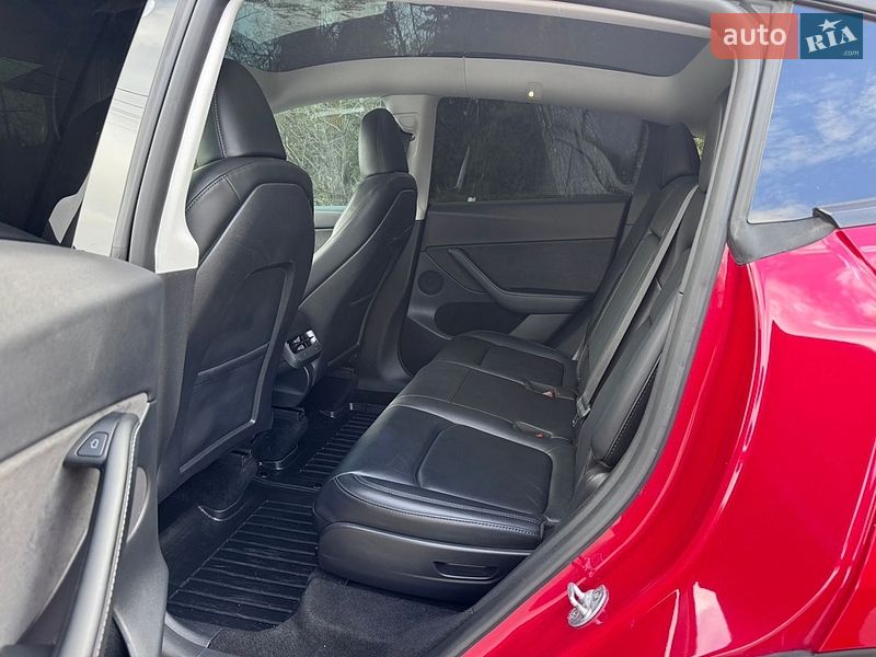Позашляховик / Кросовер Tesla Model Y 2023 в Києві