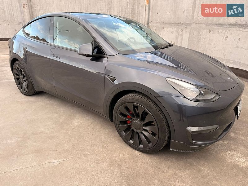 Внедорожник / Кроссовер Tesla Model Y 2022 в Киеве