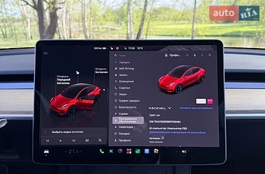 Позашляховик / Кросовер Tesla Model Y 2024 в Києві