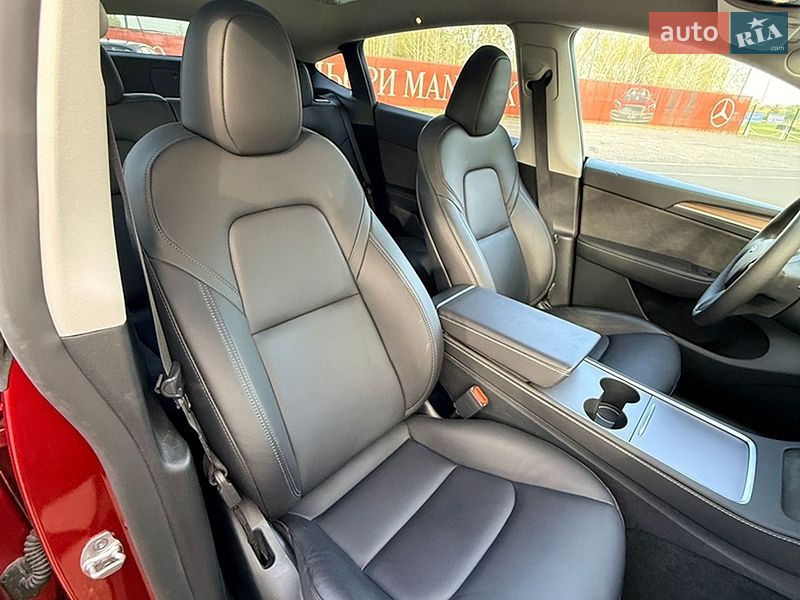 Позашляховик / Кросовер Tesla Model Y 2024 в Києві