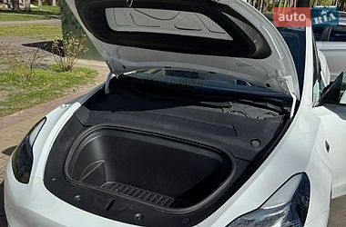 Внедорожник / Кроссовер Tesla Model Y 2023 в Киеве