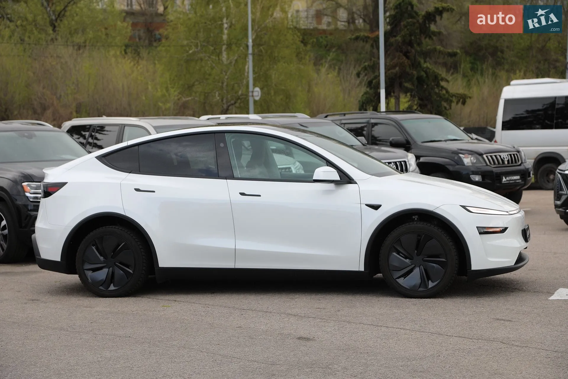 2025 Tesla Model Y - мініатюра 4