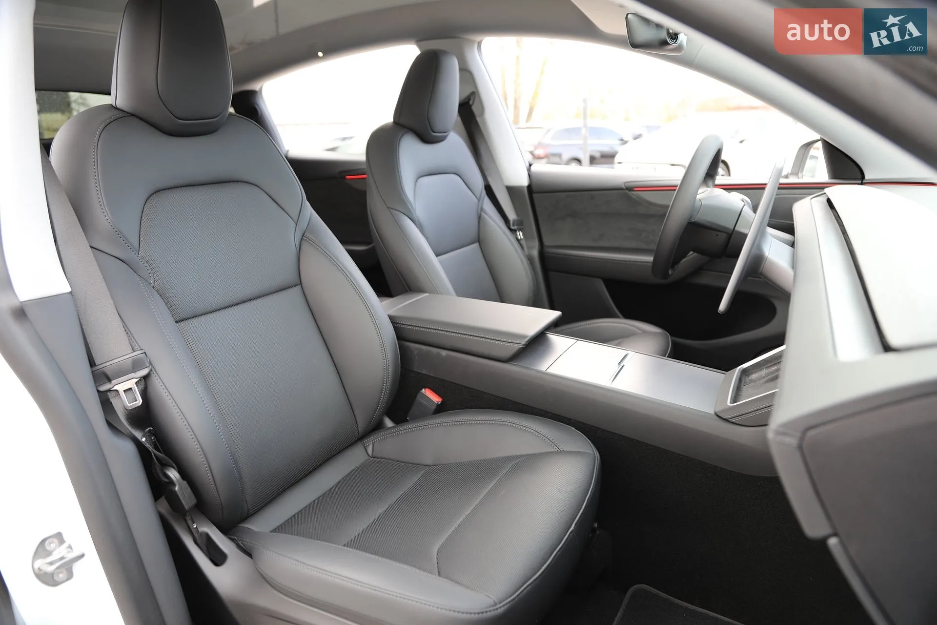 2025 Tesla Model Y - мініатюра 14