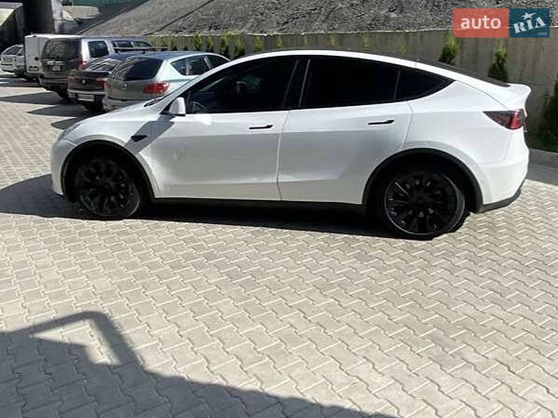 Внедорожник / Кроссовер Tesla Model Y 2024 в Одессе