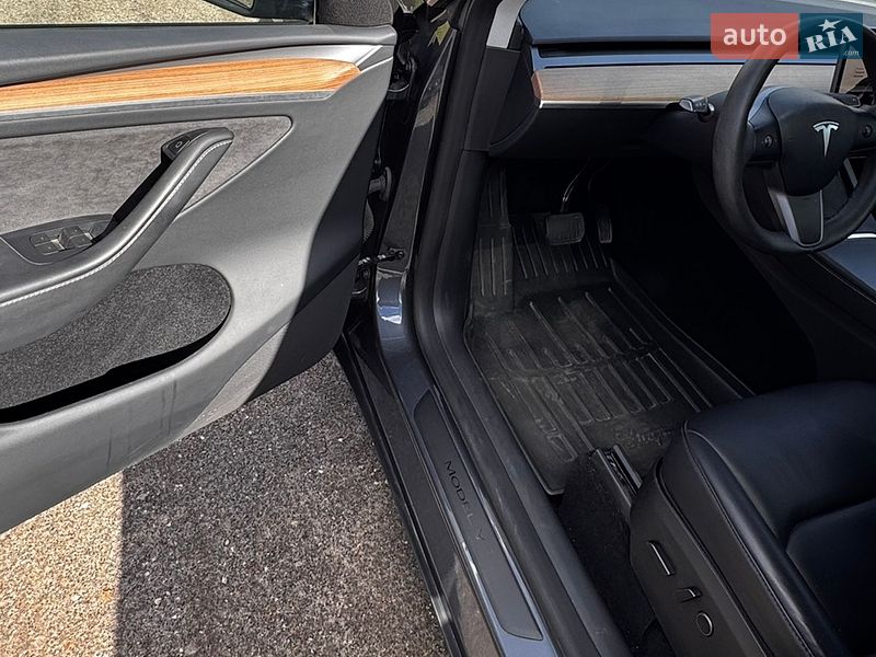 Внедорожник / Кроссовер Tesla Model Y 2023 в Черкассах