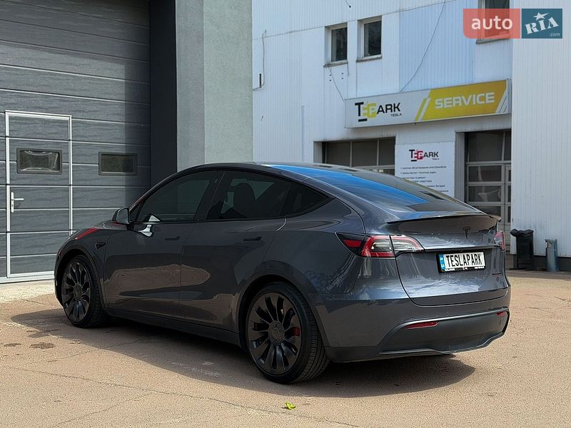 Внедорожник / Кроссовер Tesla Model Y 2022 в Киеве