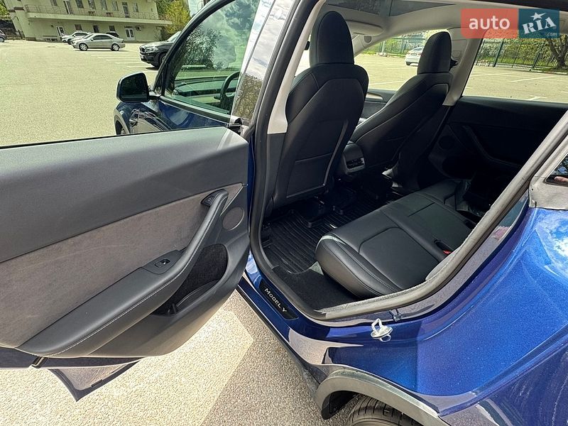 Внедорожник / Кроссовер Tesla Model Y 2023 в Харькове