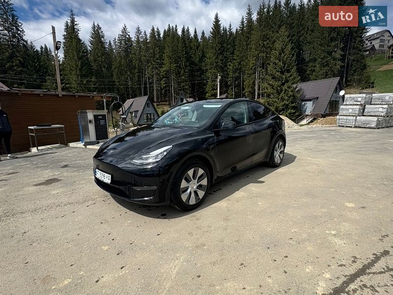 Внедорожник / Кроссовер Tesla Model Y 2023 в Ивано-Франковске