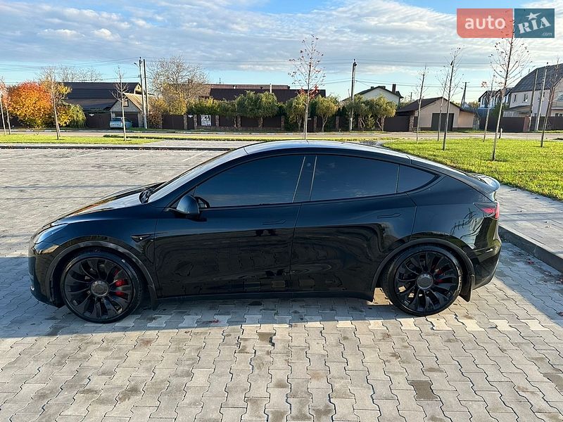 Внедорожник / Кроссовер Tesla Model Y 2022 в Киеве