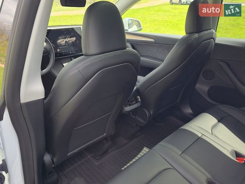 Внедорожник / Кроссовер Tesla Model Y 2023 в Полтаве