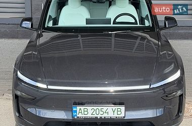 Позашляховик / Кросовер Tesla Model Y 2025 в Києві