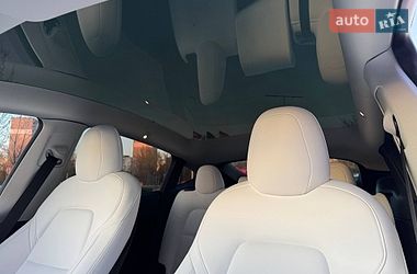 Позашляховик / Кросовер Tesla Model Y 2022 в Києві