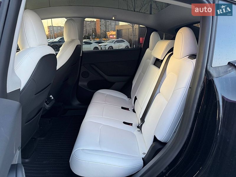 Позашляховик / Кросовер Tesla Model Y 2022 в Києві
