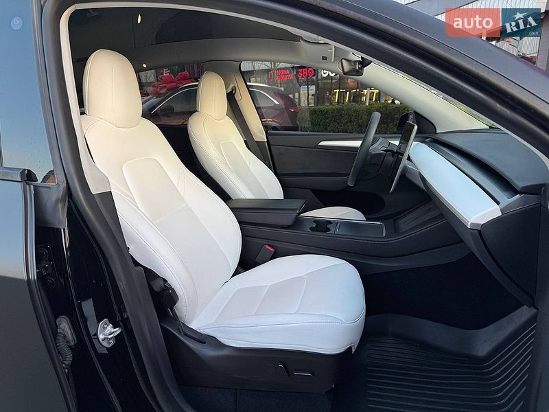 Позашляховик / Кросовер Tesla Model Y 2022 в Києві