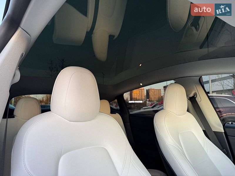 Позашляховик / Кросовер Tesla Model Y 2022 в Києві