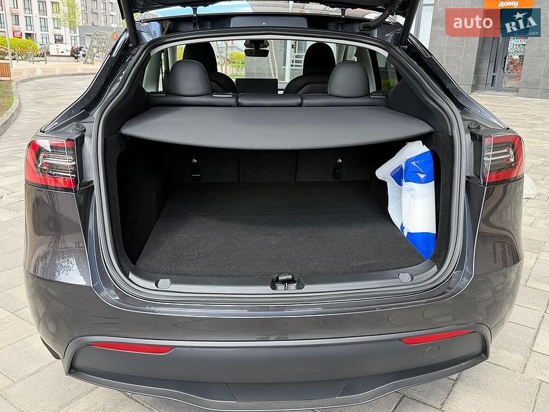 Внедорожник / Кроссовер Tesla Model Y 2024 в Киеве