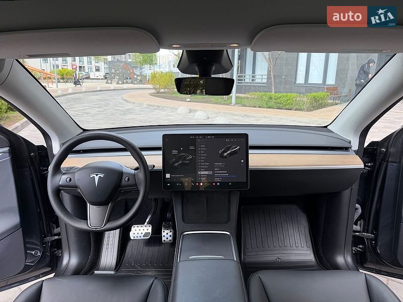 Внедорожник / Кроссовер Tesla Model Y 2024 в Киеве