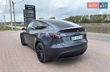 Внедорожник / Кроссовер Tesla Model Y 2022 в Ровно