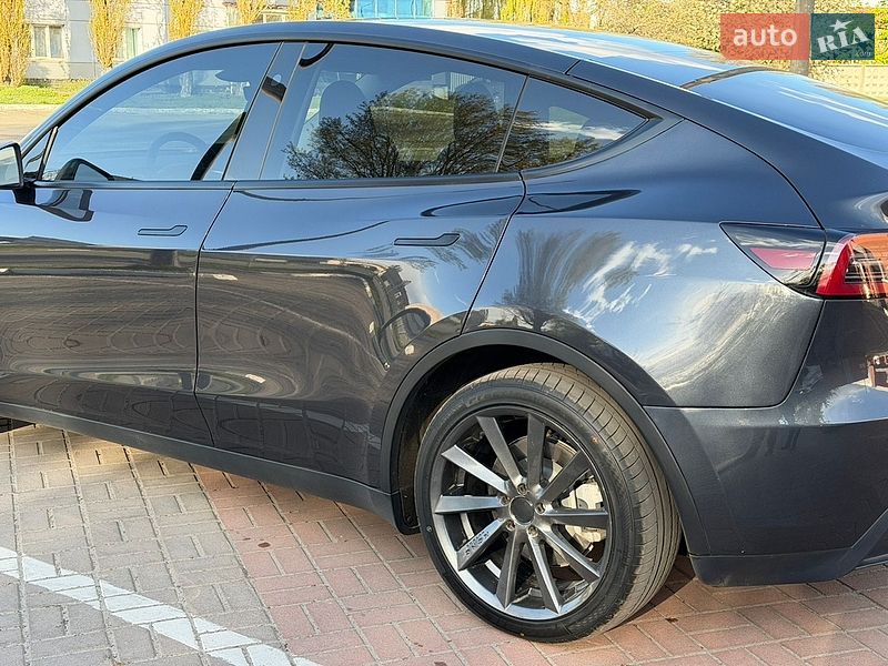 Позашляховик / Кросовер Tesla Model Y 2024 в Києві