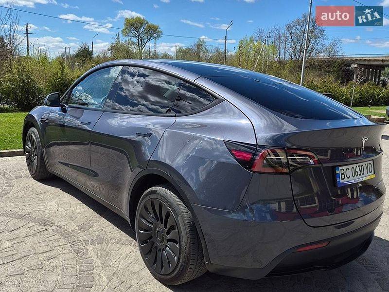 Внедорожник / Кроссовер Tesla Model Y 2023 в Львове