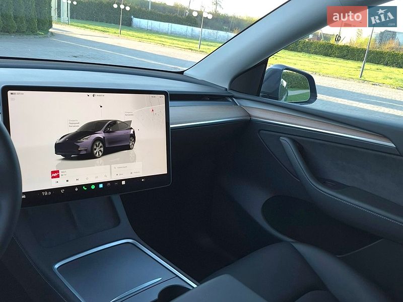 Внедорожник / Кроссовер Tesla Model Y 2023 в Львове