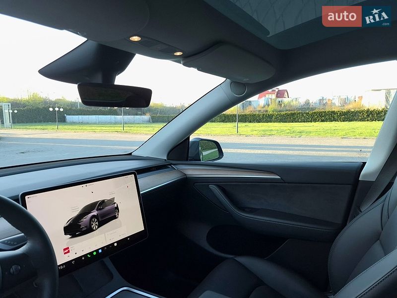 Внедорожник / Кроссовер Tesla Model Y 2023 в Львове