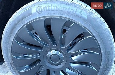 Внедорожник / Кроссовер Tesla Model Y 2023 в Львове