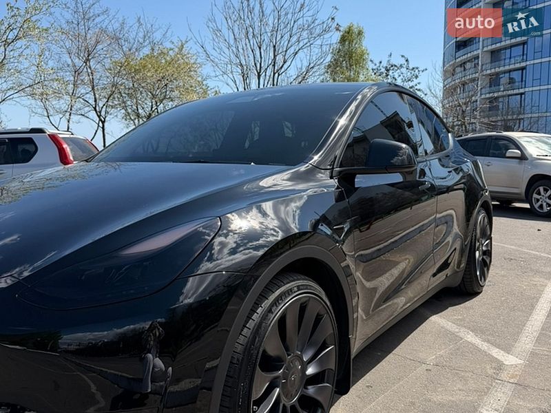 Tesla Model Y 2023