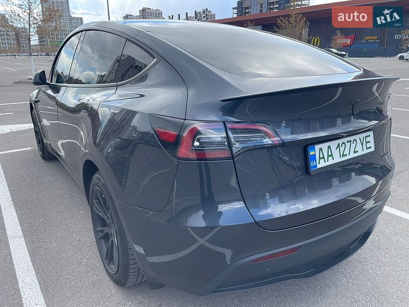 Позашляховик / Кросовер Tesla Model Y 2024 в Києві