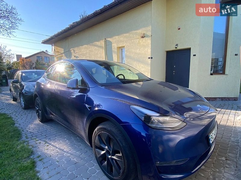 Внедорожник / Кроссовер Tesla Model Y 2024 в Львове
