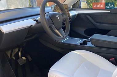 Внедорожник / Кроссовер Tesla Model Y 2024 в Львове