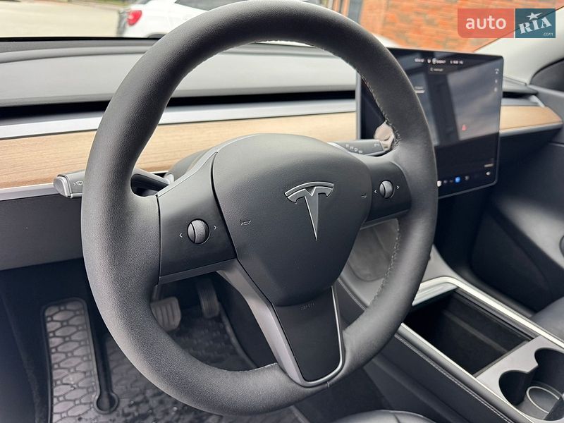 Внедорожник / Кроссовер Tesla Model Y 2021 в Кременчуге