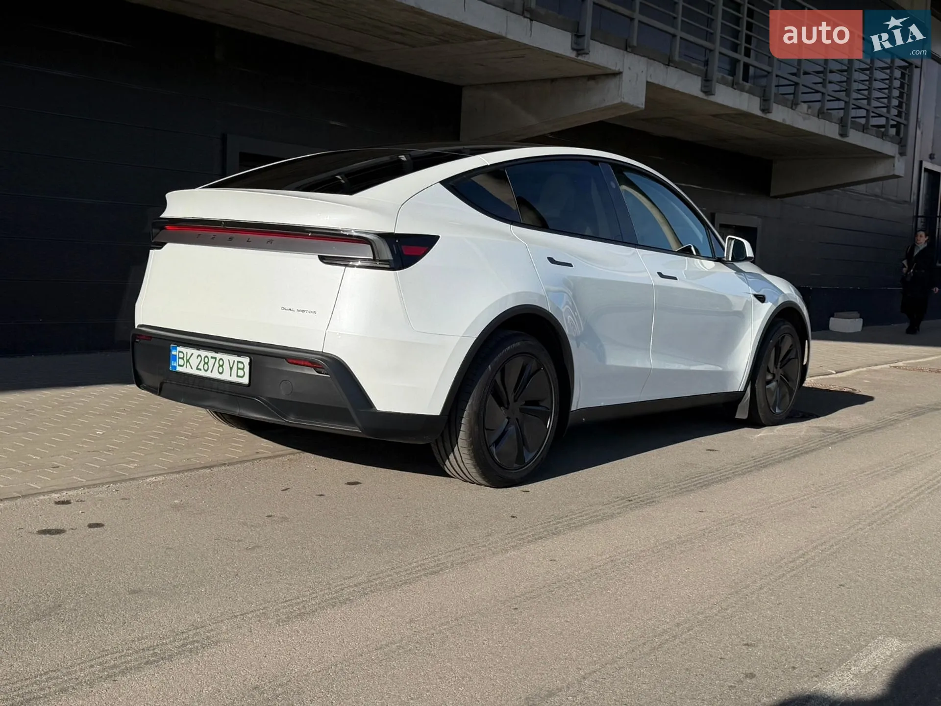 2025 Tesla Model Y - мініатюра 7