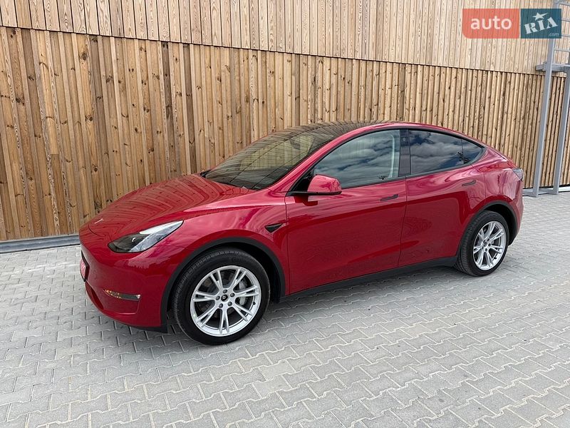 Позашляховик / Кросовер Tesla Model Y 2023 в Львові