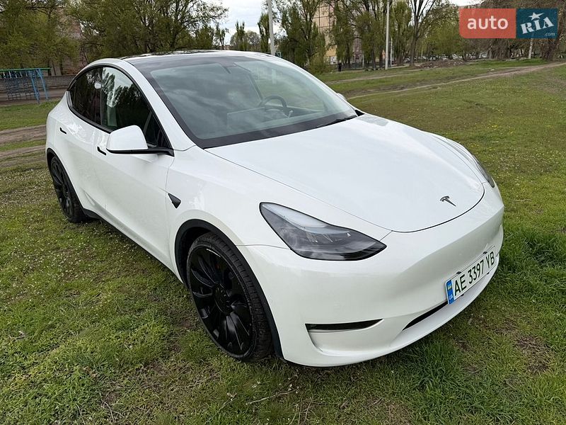 Tesla Model Y 2022