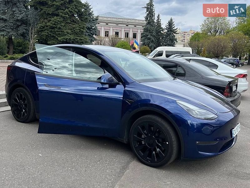 Внедорожник / Кроссовер Tesla Model Y 2023 в Черкассах
