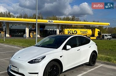 Позашляховик / Кросовер Tesla Model Y 2022 в Києві