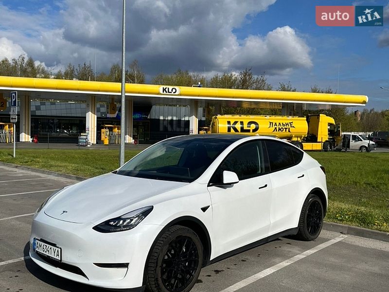 Tesla Model Y 2022