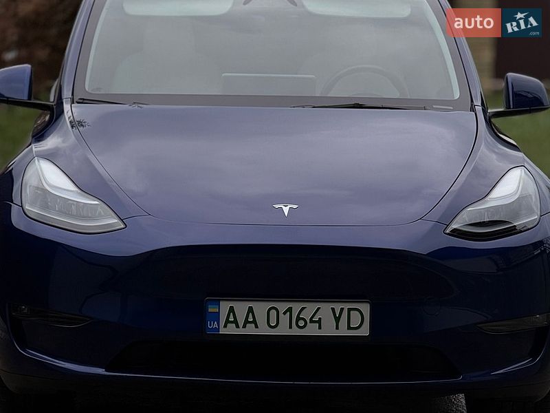Tesla Model Y 2023