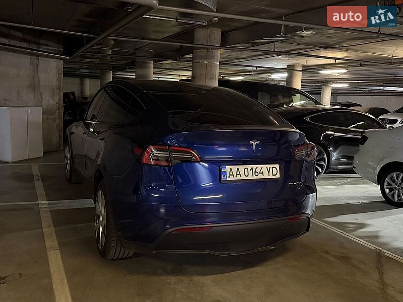 Внедорожник / Кроссовер Tesla Model Y 2023 в Киеве